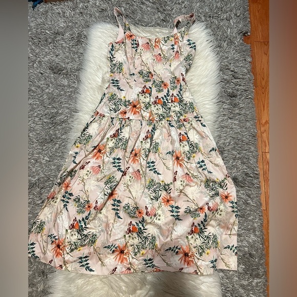 ANTONIO MELANI Dresses & Skirts - Pink Floral Print Dress